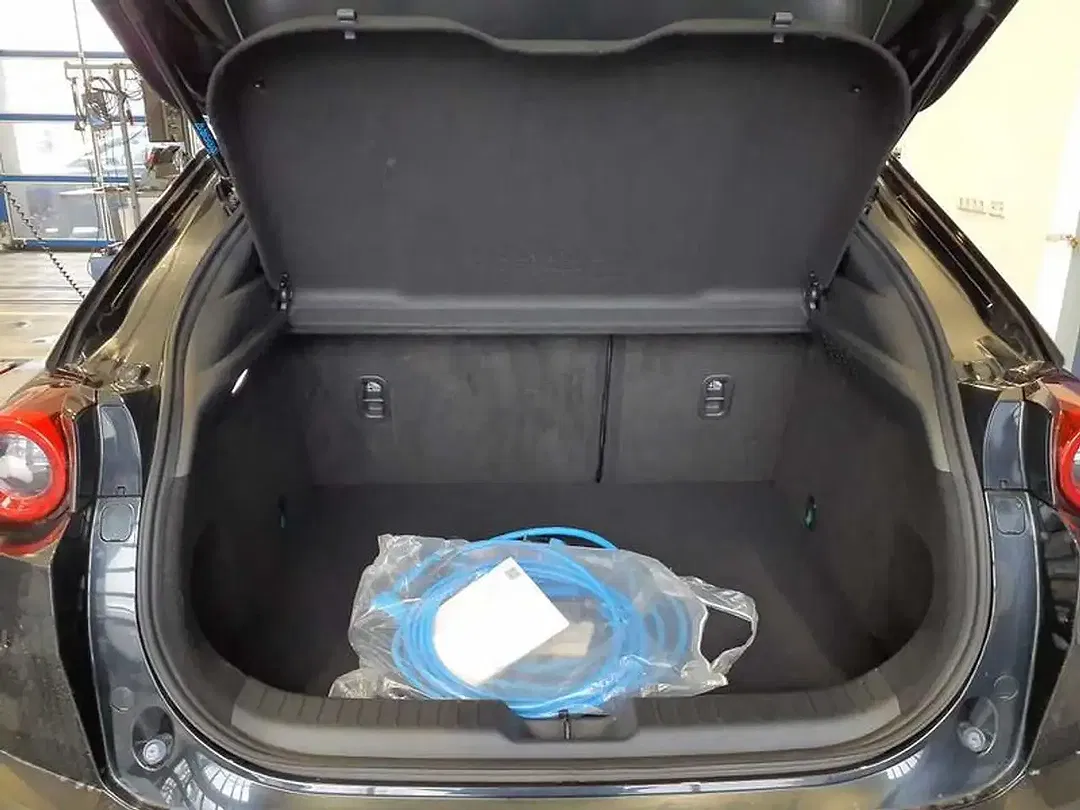 Mazda MX-30 EV Advantage - Thumbnail 4