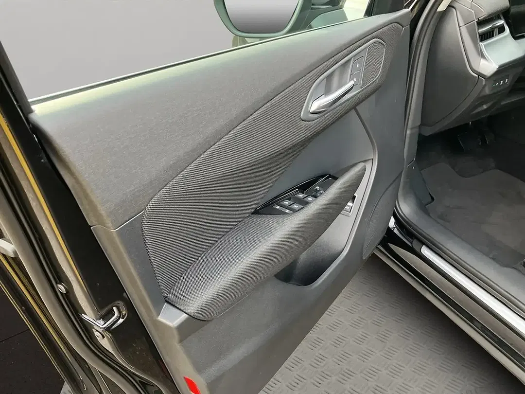 Audi Q3 TFSI S tronic - Thumbnail 9