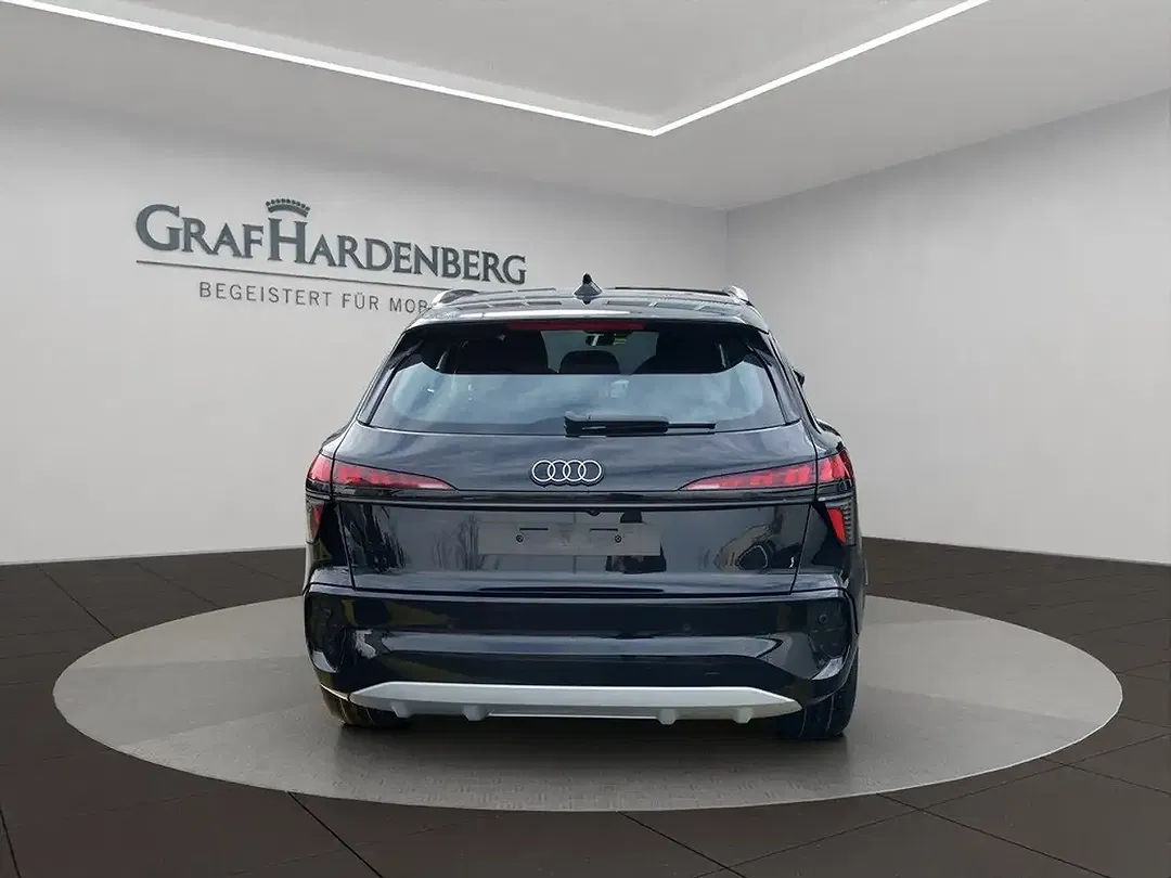 Audi Q3 TFSI S tronic - Thumbnail 4