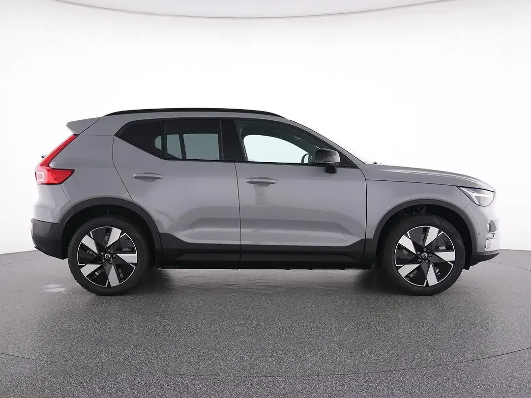 Volvo EX40 Plus Dark - Thumbnail 11