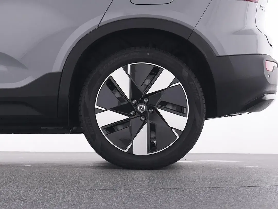 Volvo EX40 Plus Dark - Thumbnail 20