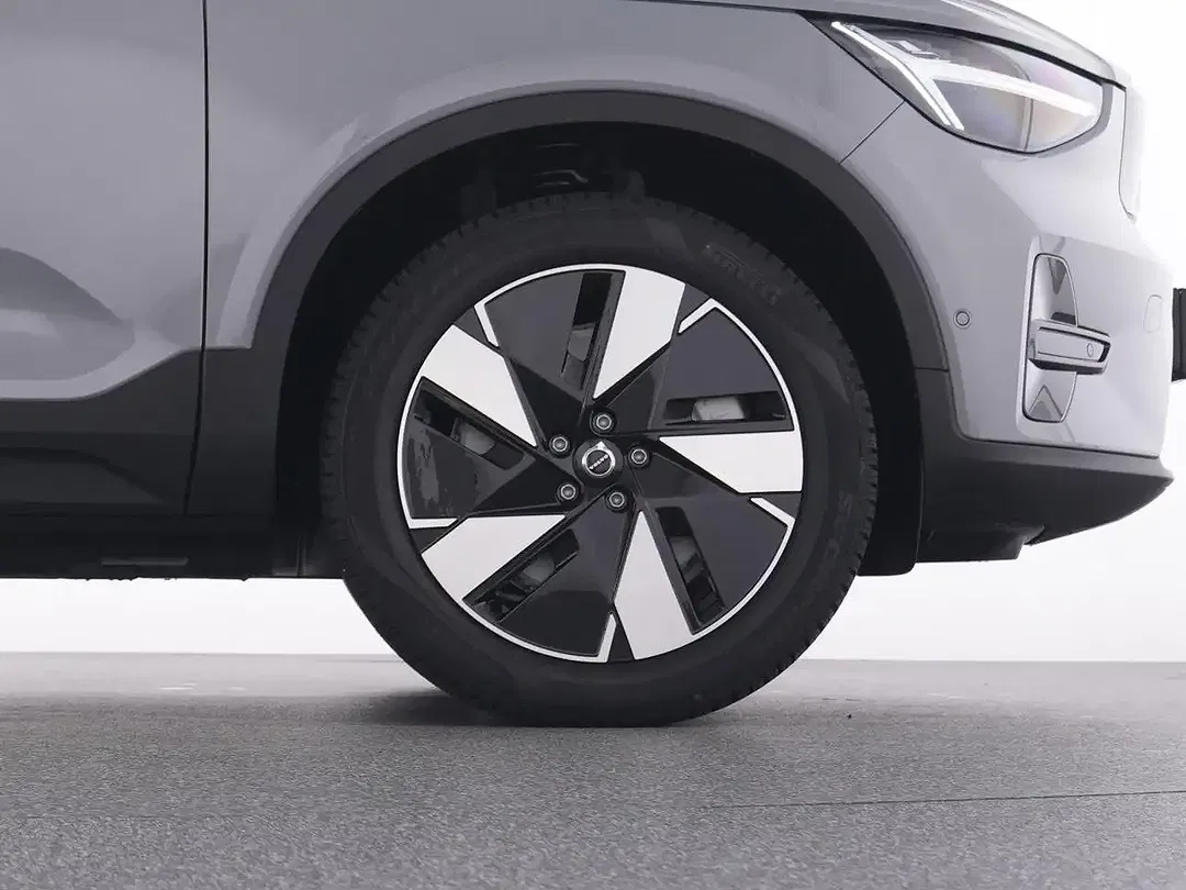 Volvo EX40 Plus Dark - Thumbnail 21