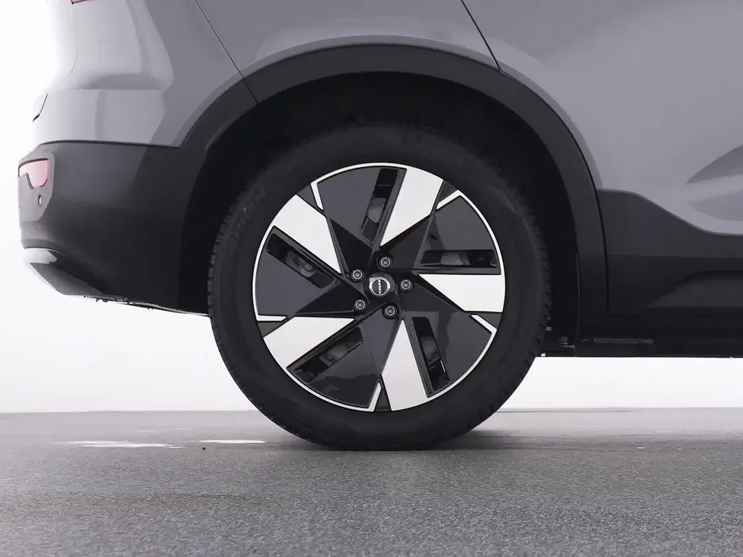 Volvo EX40 Plus Dark - Thumbnail 22