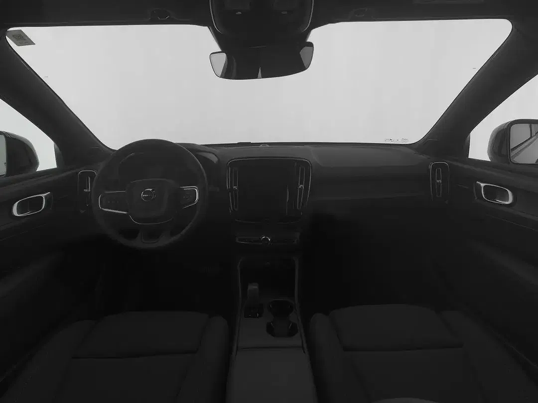 Volvo EX40 Plus Dark - Thumbnail 3