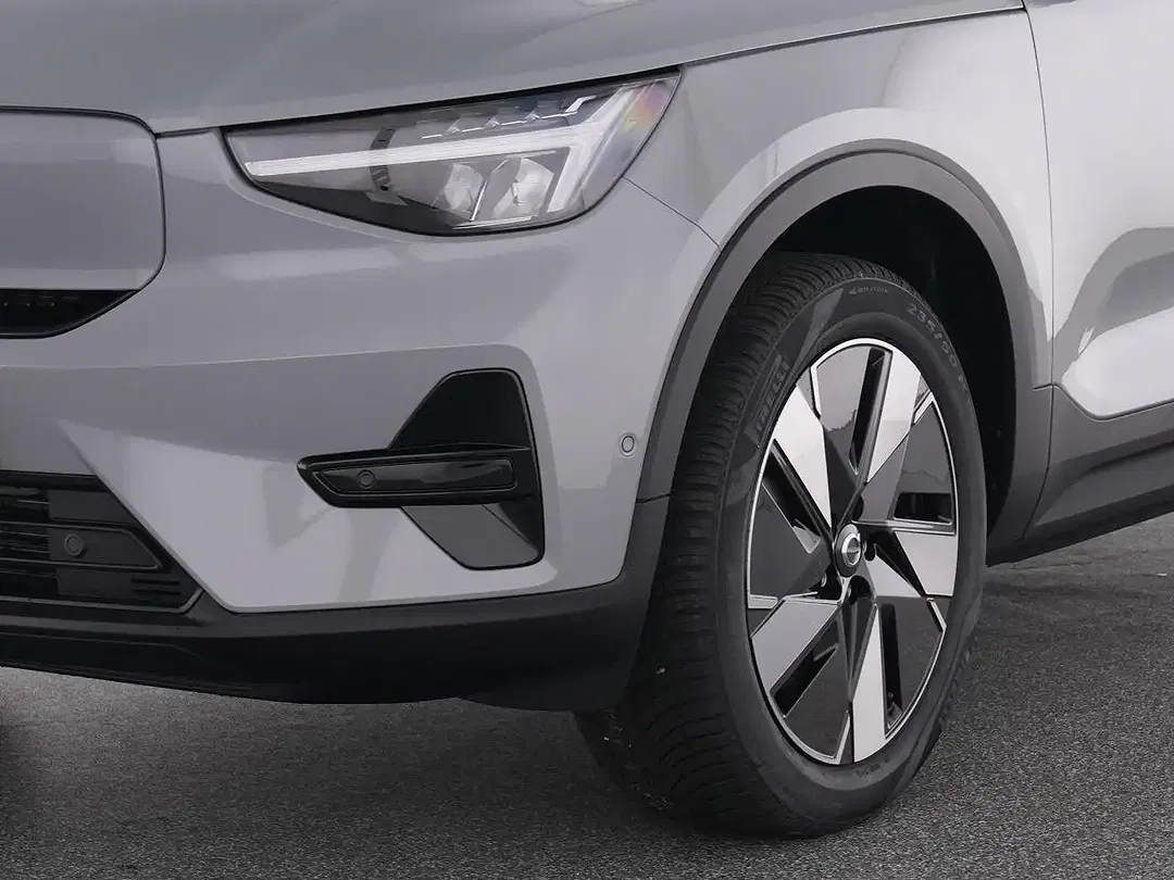 Volvo EX40 Plus Dark - Thumbnail 8
