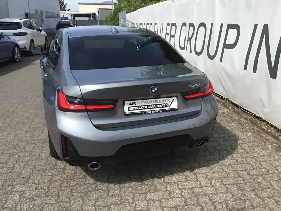 BMW 320 M Sport - Thumbnail 5