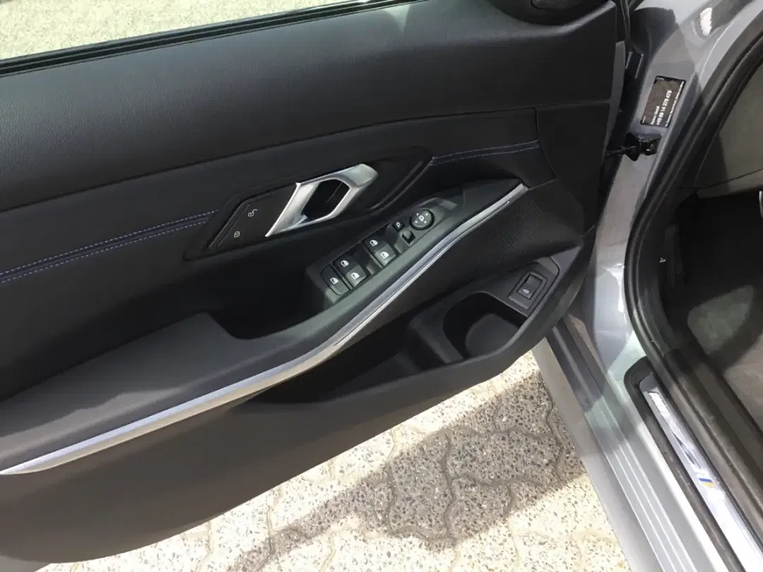 BMW 320 M Sport - Thumbnail 6