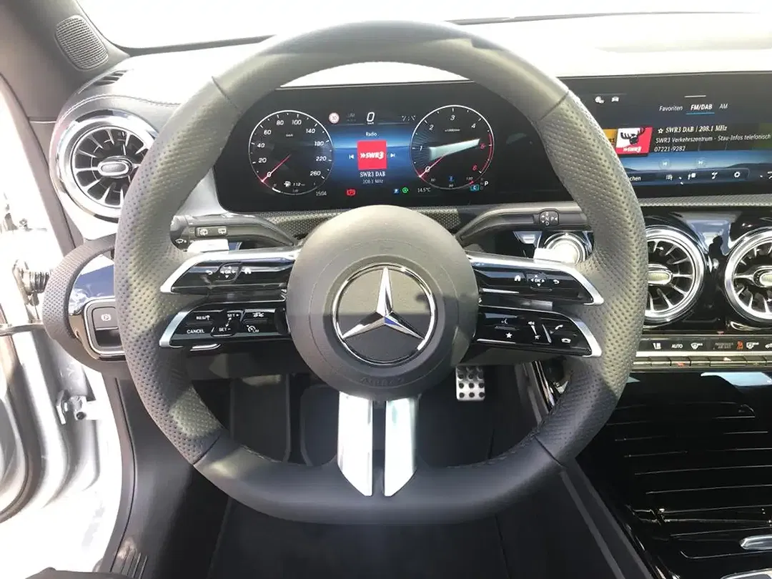Mercedes-Benz CLA 220 AMG MBUX - Thumbnail 10