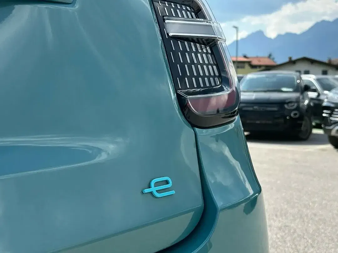 Fiat 600 EV La Prima - Thumbnail 10