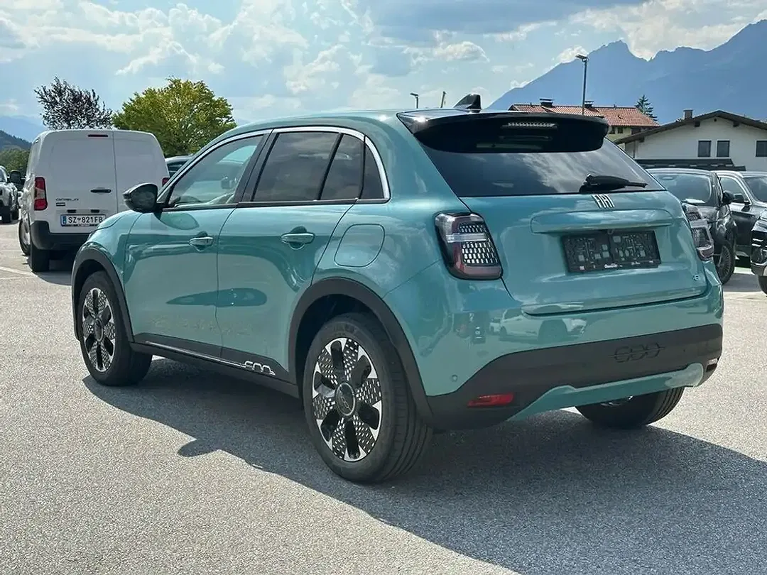 Fiat 600 EV La Prima - Thumbnail 4