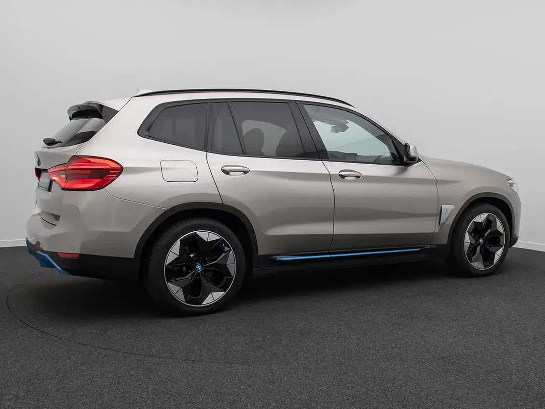 BMW X3 - Thumbnail 6