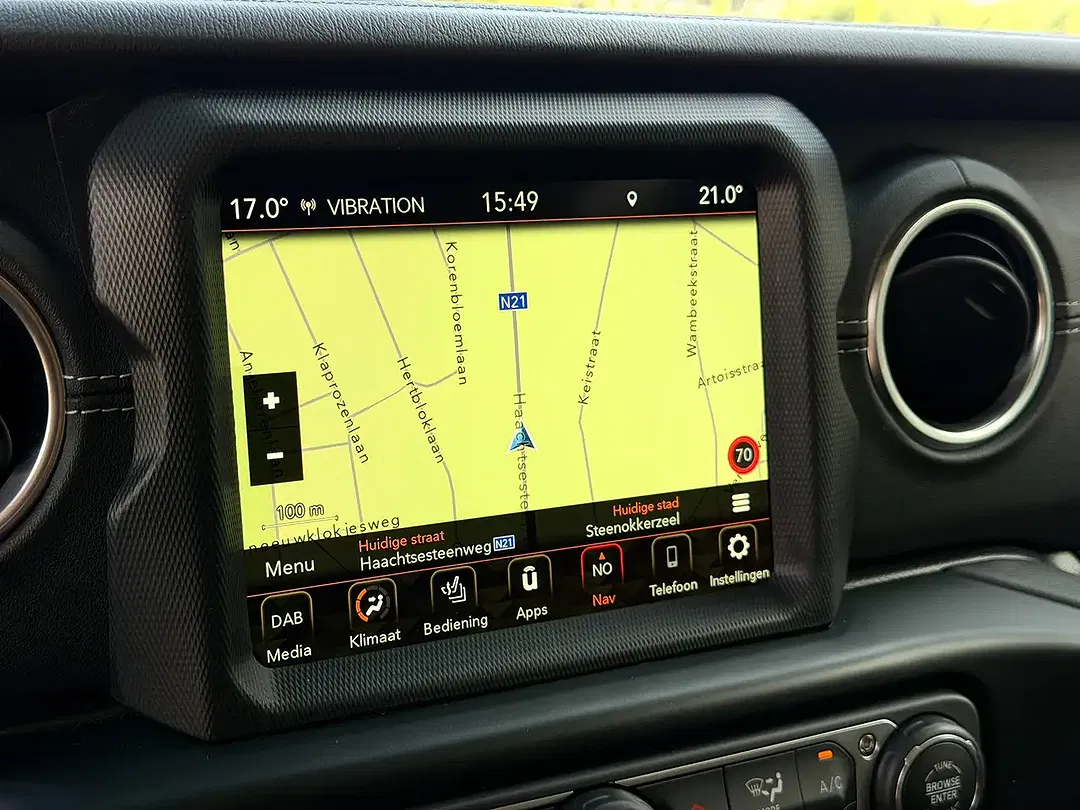 Jeep Wrangler 2.0 PHEV Turbo 4xe Sahara - Thumbnail 13