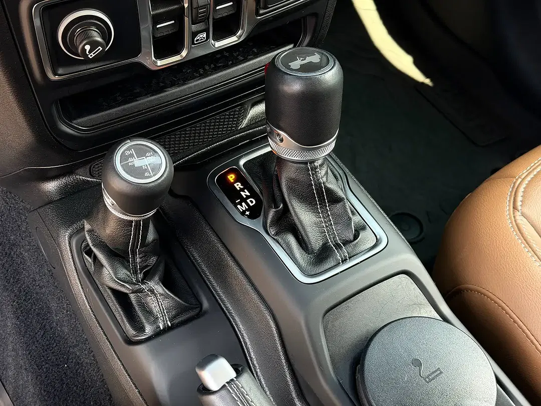 Jeep Wrangler 2.0 PHEV Turbo 4xe Sahara - Thumbnail 17