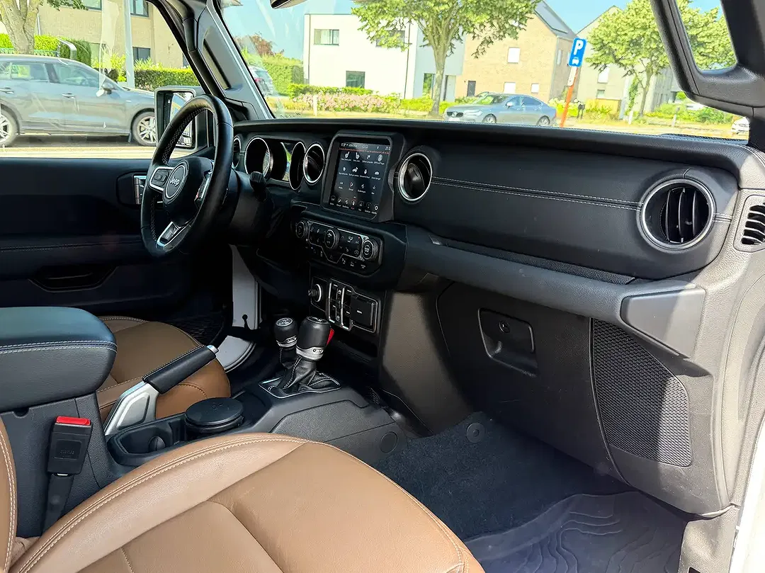 Jeep Wrangler 2.0 PHEV Turbo 4xe Sahara - Thumbnail 22