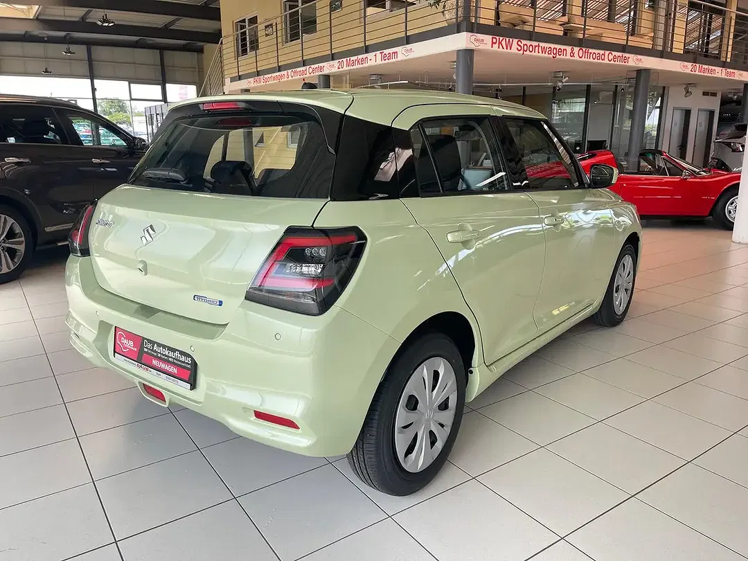 Suzuki Swift Hybrid 1.2 Club - Thumbnail 3