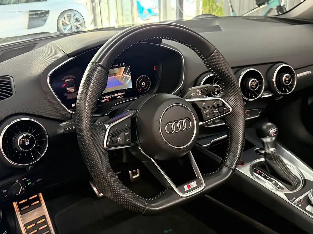 Audi TT quattro Roadster - Thumbnail 11