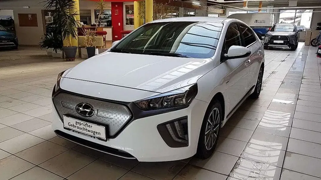 Hyundai IONIQ AUT - foto 1
