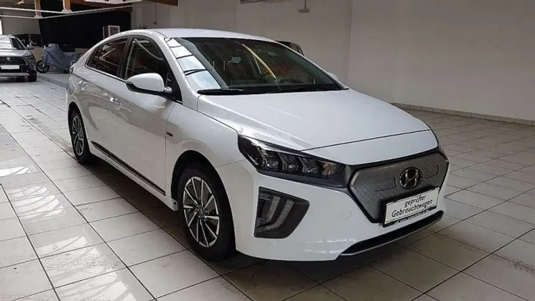 Hyundai IONIQ AUT - Thumbnail 3