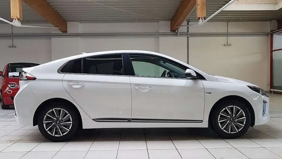 Hyundai IONIQ AUT - Thumbnail 4