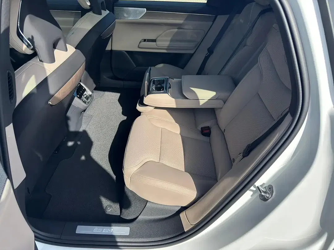 Volvo ES90 Single Motor Extended Range Ultra - Thumbnail 11
