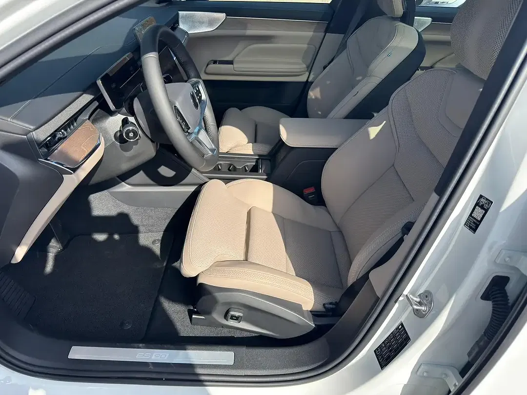 Volvo ES90 Single Motor Extended Range Ultra - Thumbnail 9