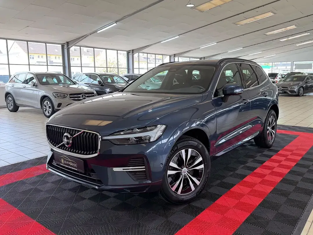 Volvo XC60 Momentum Pro - foto 1