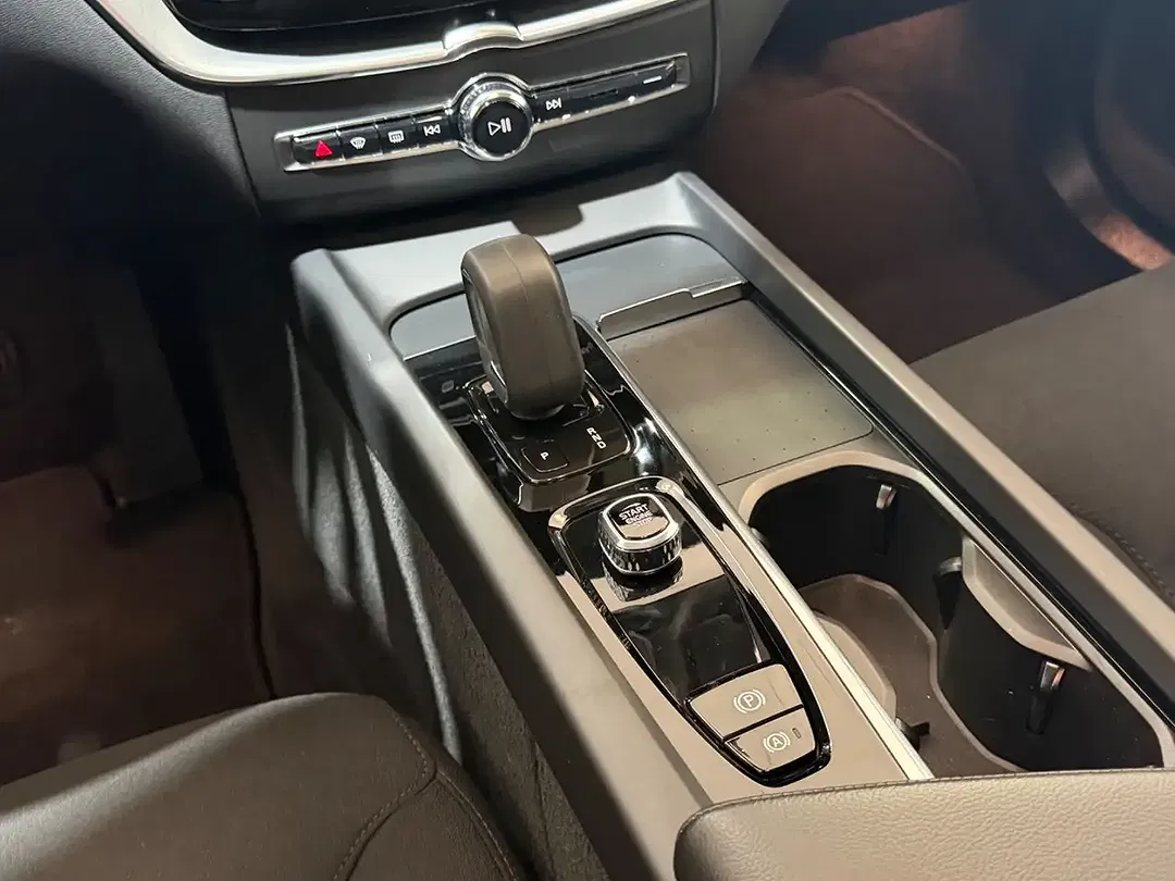 Volvo XC60 Momentum Pro - foto 15