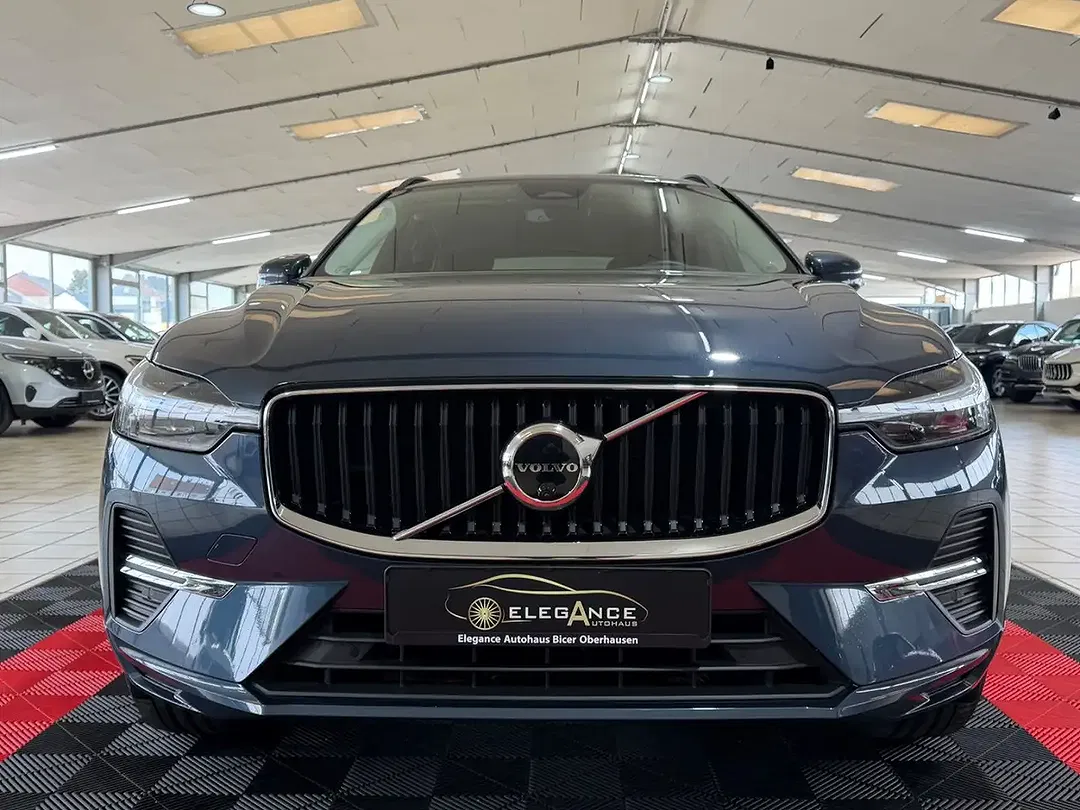 Volvo XC60 Momentum Pro - foto 2