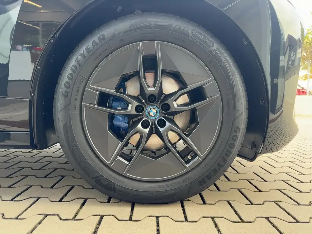 BMW iX xDrive - Thumbnail 14