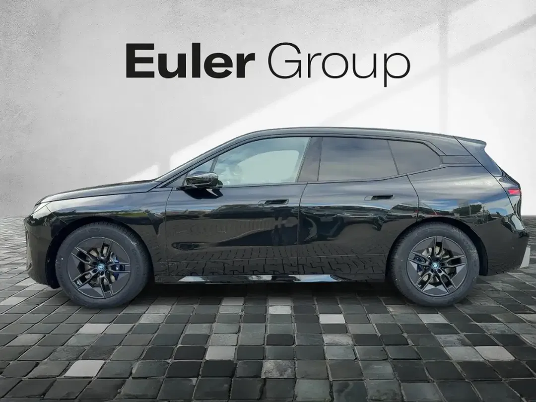 BMW iX xDrive - Thumbnail 3