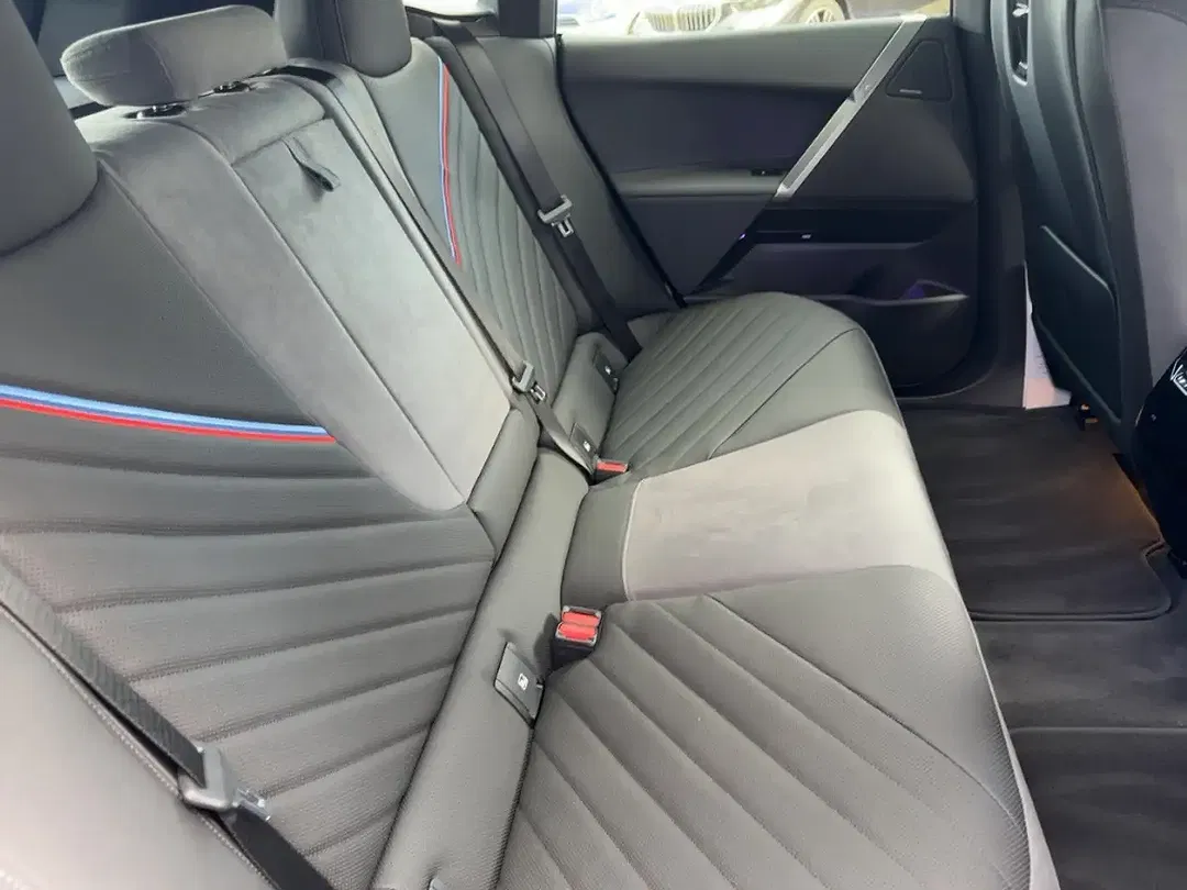 BMW iX xDrive - Thumbnail 8