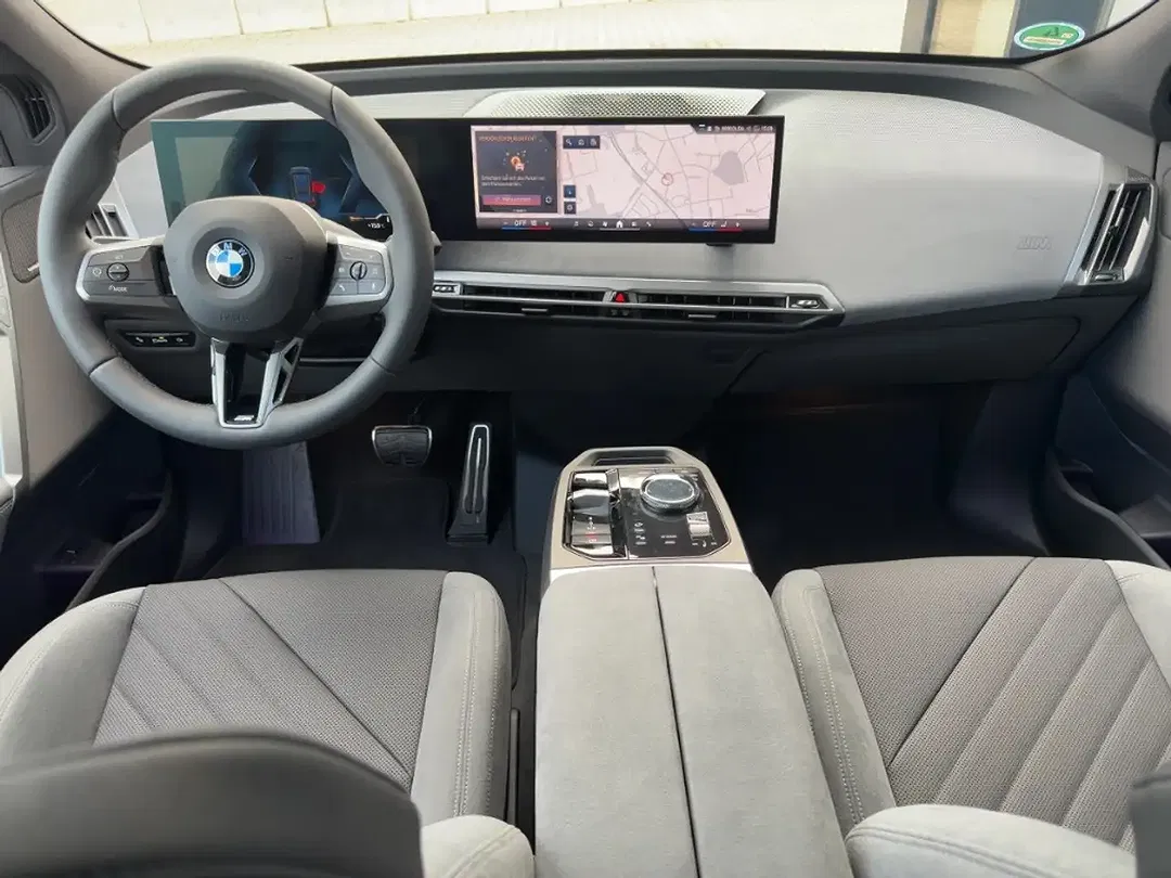 BMW iX xDrive - Thumbnail 9