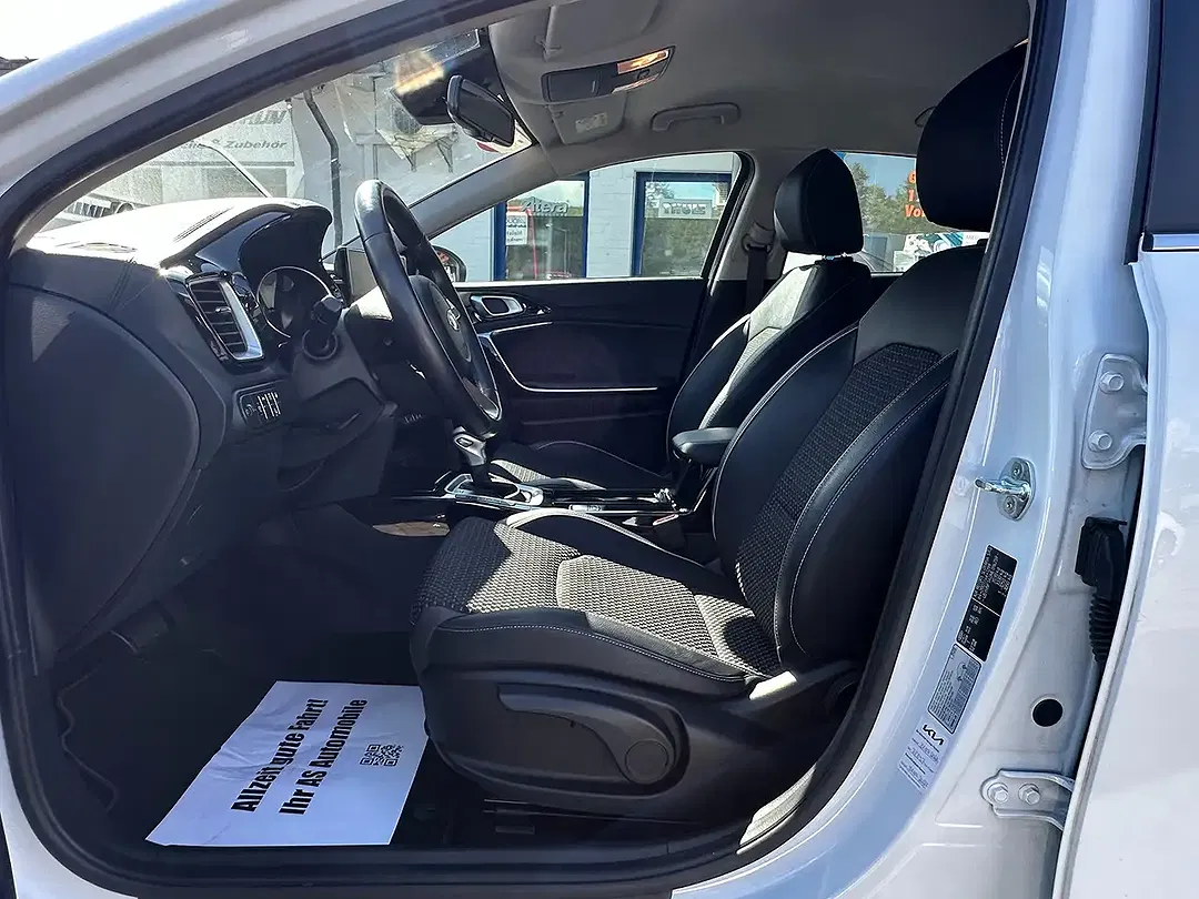 Kia XCeed 1.6 PHEV Hybrid Vision - Thumbnail 5