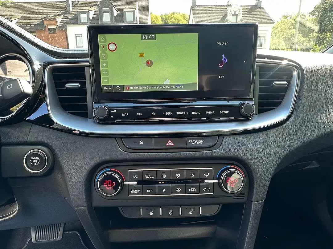 Kia XCeed 1.6 PHEV Hybrid Vision - Thumbnail 6