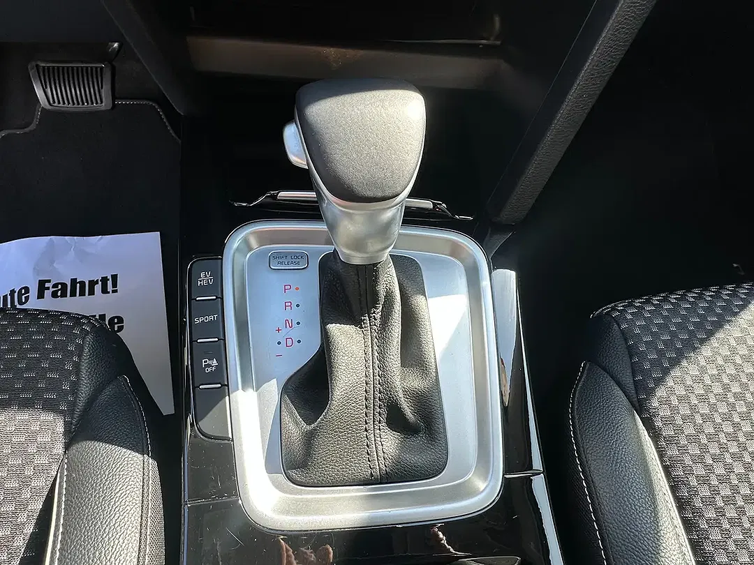 Kia XCeed 1.6 PHEV Hybrid Vision - Thumbnail 7