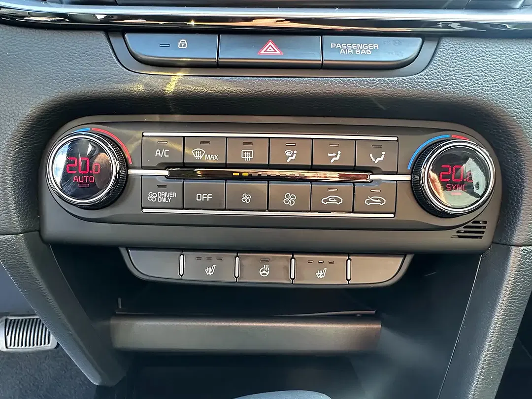 Kia XCeed 1.6 PHEV Hybrid Vision - Thumbnail 8