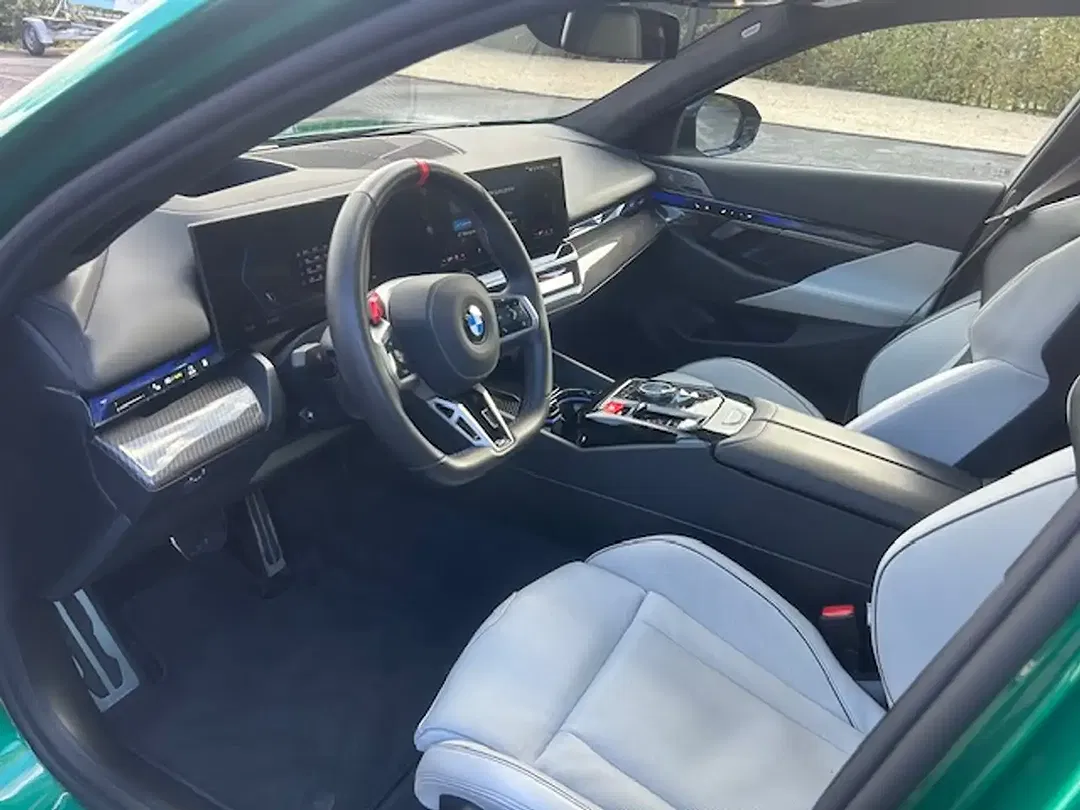 BMW M5 PHEV Touring - Thumbnail 13