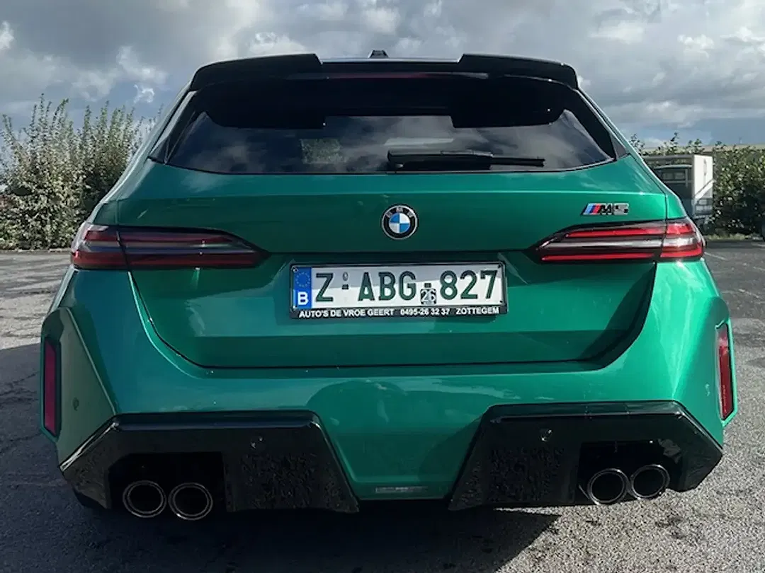 BMW M5 PHEV Touring - Thumbnail 3