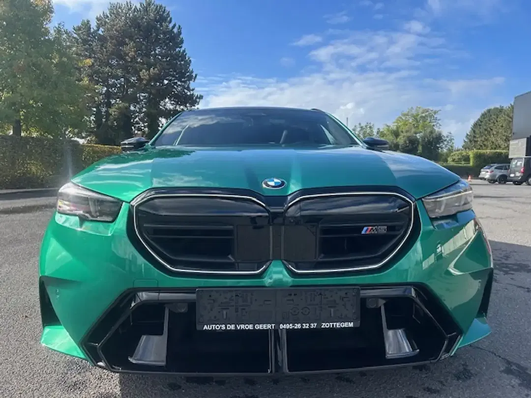 BMW M5 PHEV Touring - Thumbnail 4