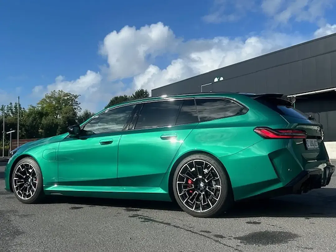 BMW M5 PHEV Touring - Thumbnail 5