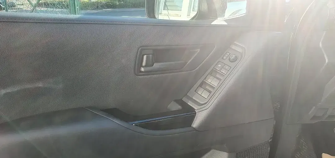 Toyota Land Cruiser Elegance - Thumbnail 10