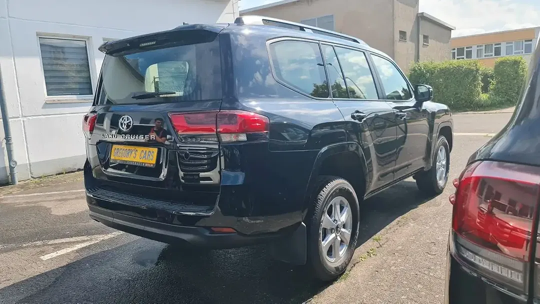 Toyota Land Cruiser Elegance - Thumbnail 6