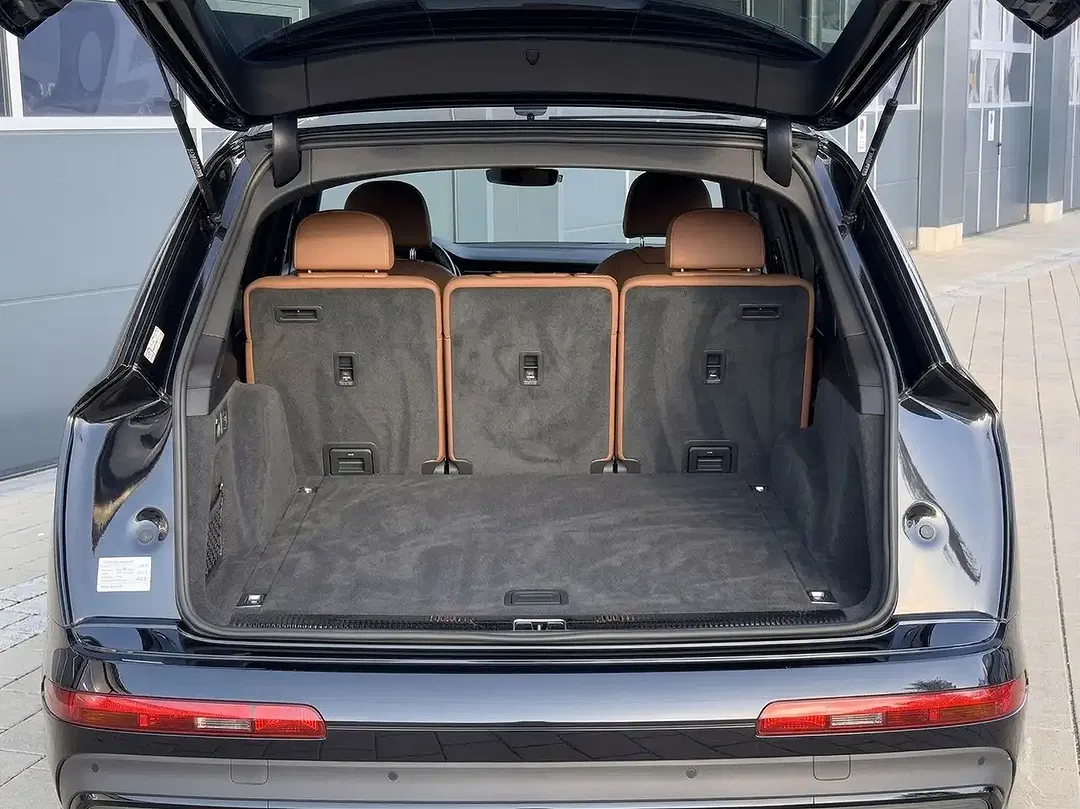 Audi Q7 55 TFSI e quattro competition plus - Thumbnail 11