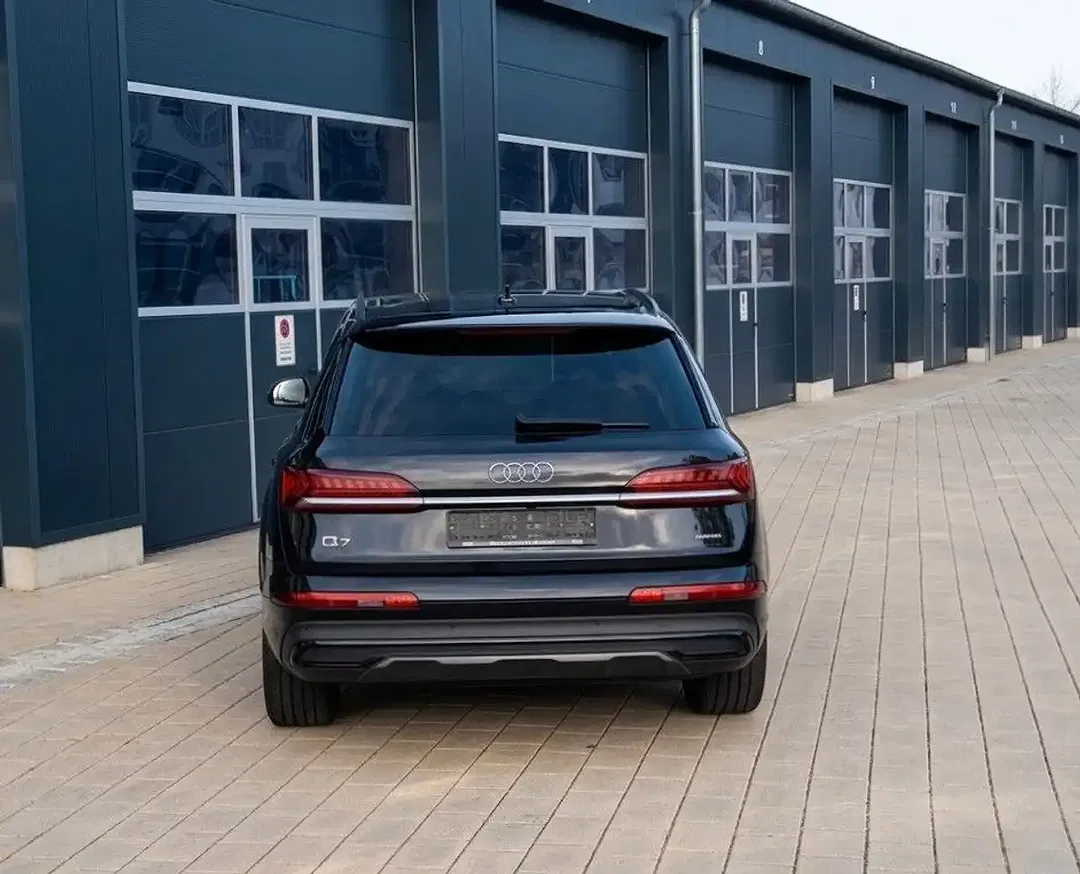 Audi Q7 55 TFSI e quattro competition plus - Thumbnail 5