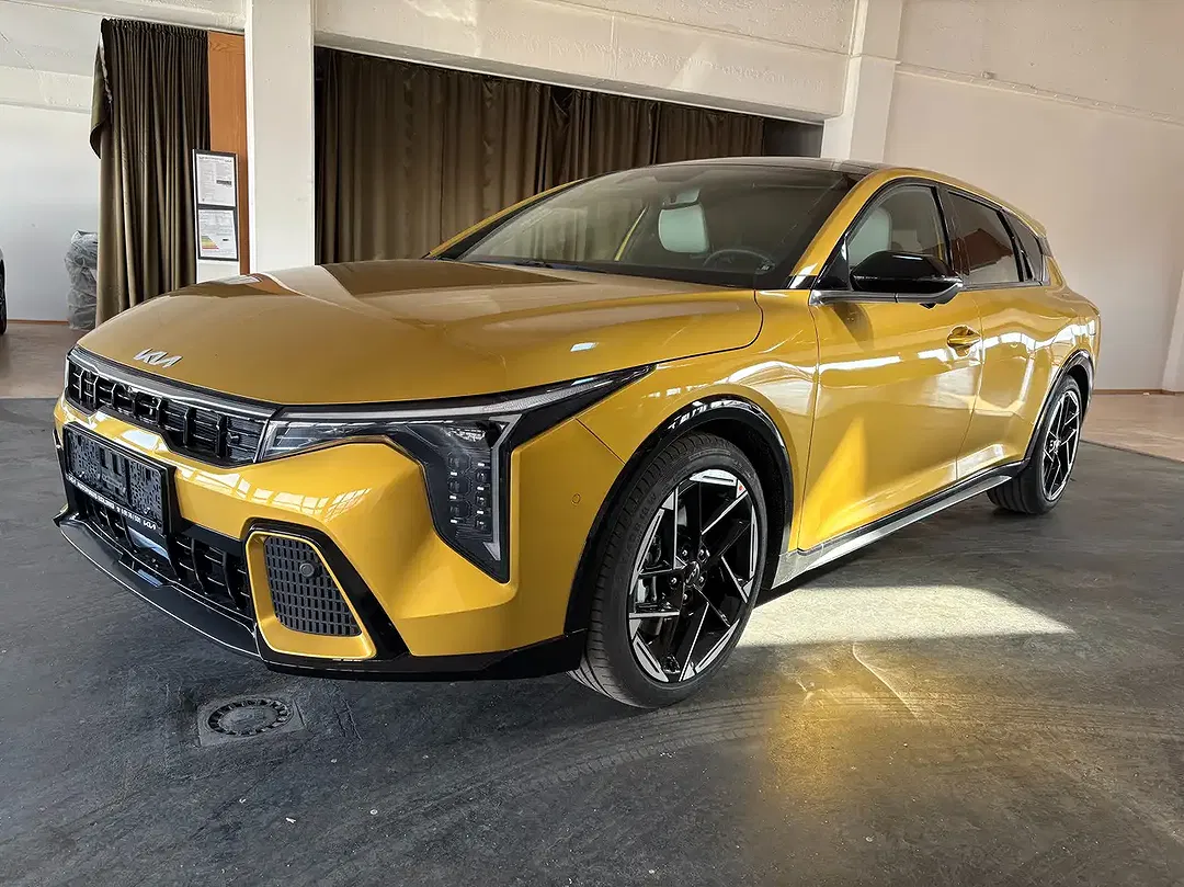 Kia K4 GT-Line - foto 1