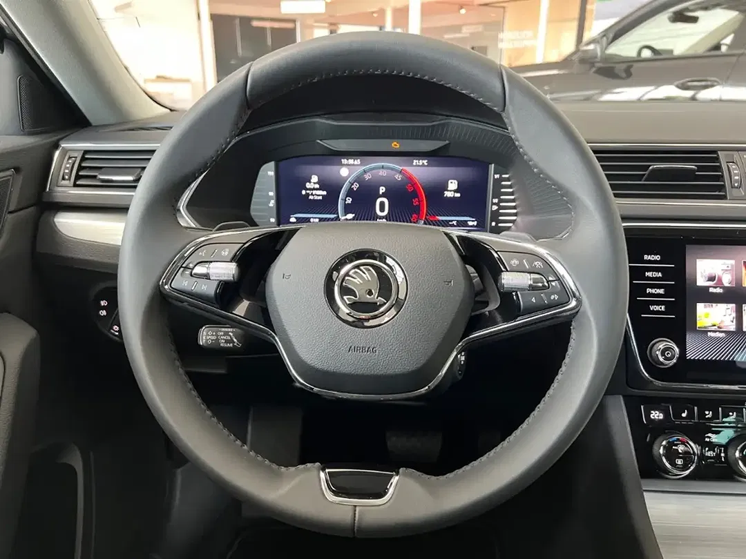 Skoda Superb 2.0 TDI Combi Ambition - Thumbnail 11