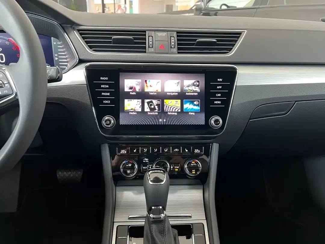 Skoda Superb 2.0 TDI Combi Ambition - Thumbnail 12