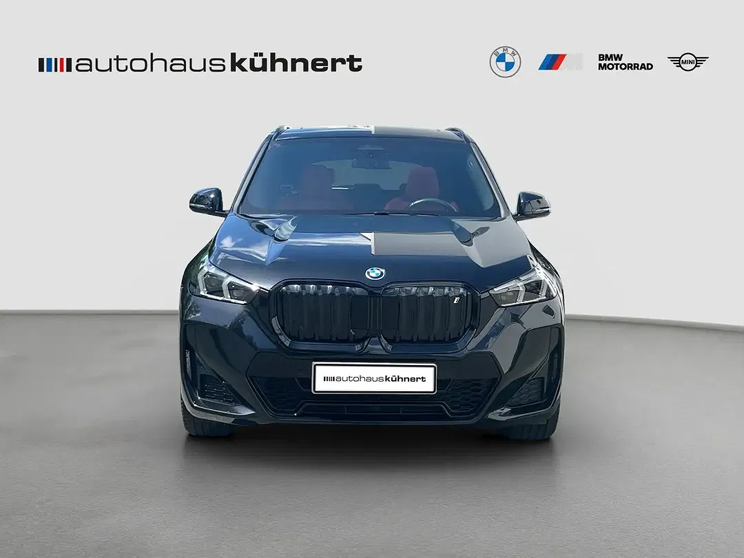 BMW iX1 xDrive M Sport - Thumbnail 3