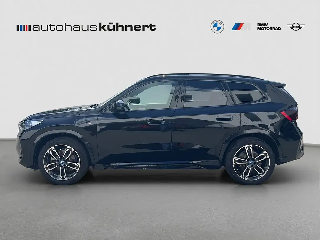 BMW iX1 xDrive M Sport - Thumbnail 4