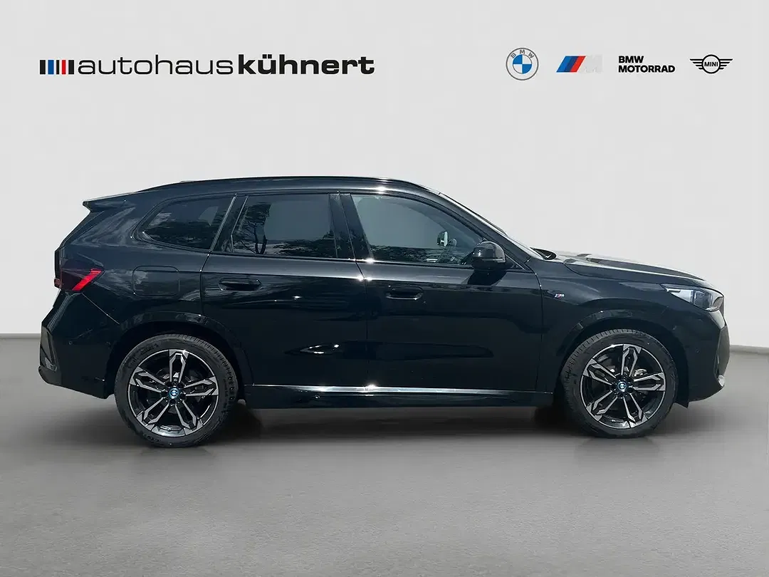 BMW iX1 xDrive M Sport - Thumbnail 8
